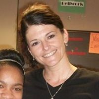 Laurie Cheek Photo 17