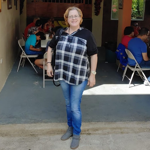 Wanda Flores Photo 15