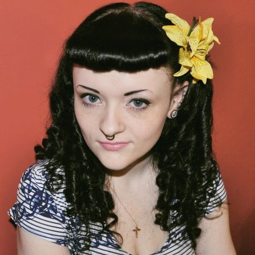 Hannah Newman Photo 16