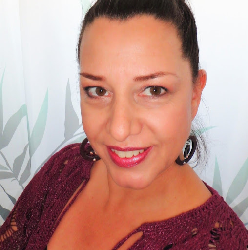 Kimberly Hewitt Photo 17