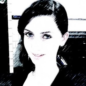 Emily Carson Photo 30