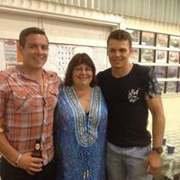 Sue Holland Photo 20
