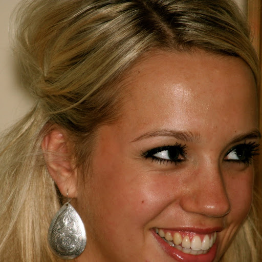 Alexandra Hunter Photo 17