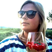 Julia Keller Photo 7