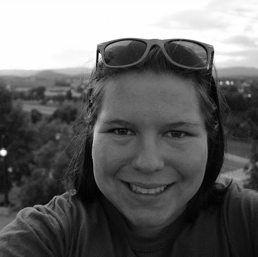 Elizabeth Strauss Photo 12