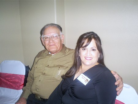 Eva Hernandez Photo 7