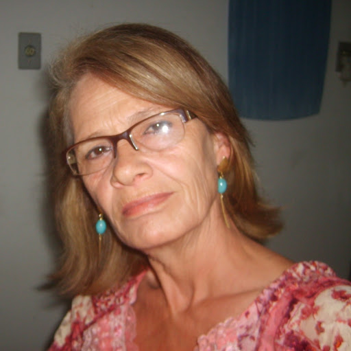 Maria Oliver Photo 41