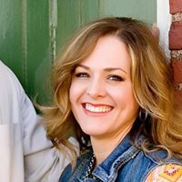 Kelly Lambert Photo 27