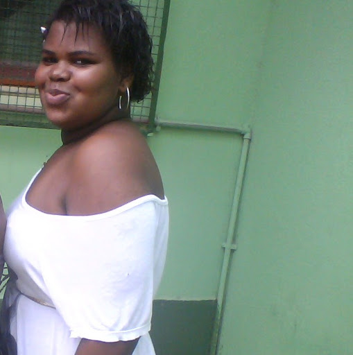 Monique Cunha Photo 7