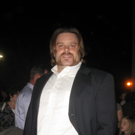Dwayne Howell Photo 32