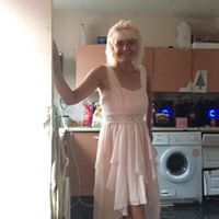 Lesley Hall Photo 32