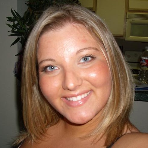 Laura Nichols Photo 16