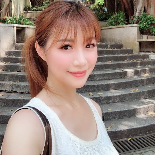 Janice Yu Photo 14