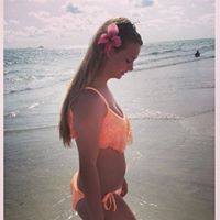 Mariah Robertson Photo 27