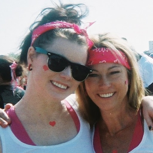 Amy Littleton Photo 32