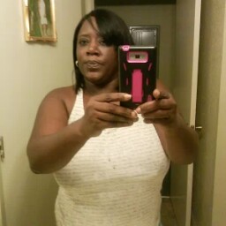 Yvonne Phillips Photo 7