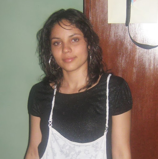 Lucy Varela Photo 34