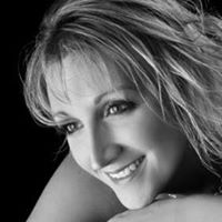 Jennifer Luther Photo 28