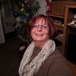 Lisa Bond Photo 27