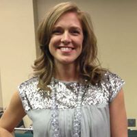Emily Swanson Photo 40