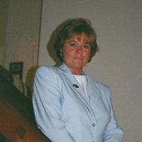 Suzanne Silva Photo 7