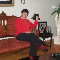 Linda Ouellet Photo 15