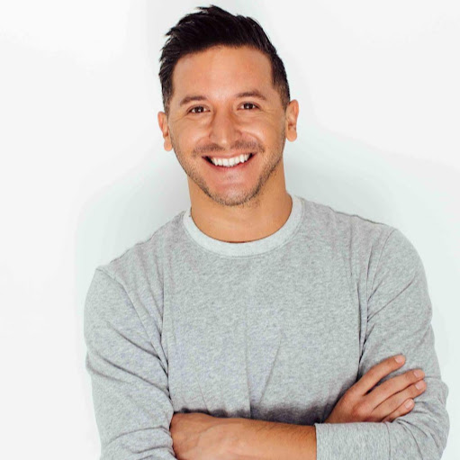 Matthew Hernandez Photo 22