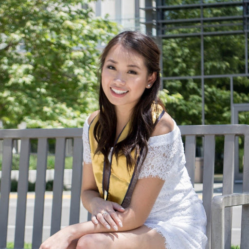Evelyn Lee Photo 33