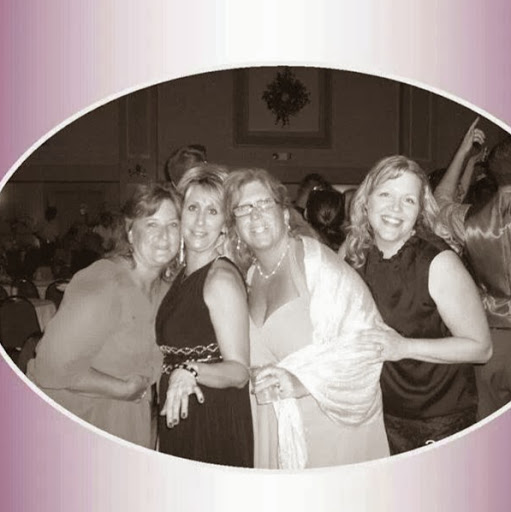 Renee Hall Photo 23