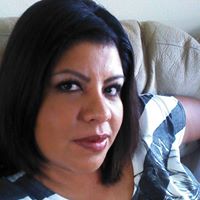 Jennifer Robles Photo 12
