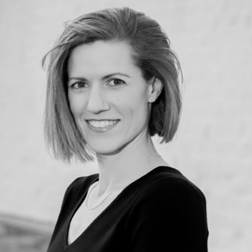 Jennifer Jelinek Photo 13