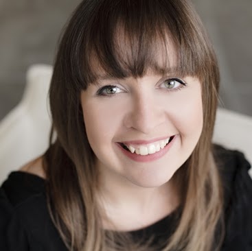 Caroline Gould Photo 14
