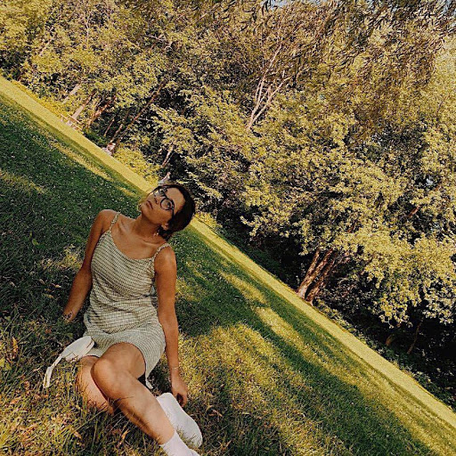 Elizabeth Hogan Photo 22