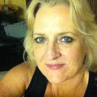 Julia Nicholas Photo 33