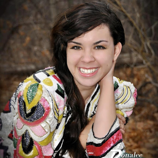 Christina Lowery Photo 23