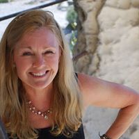 Elizabeth Connolly Photo 35