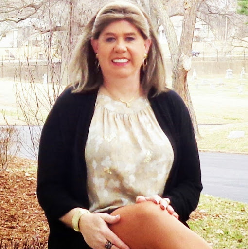 Suzanne Nolan Photo 20