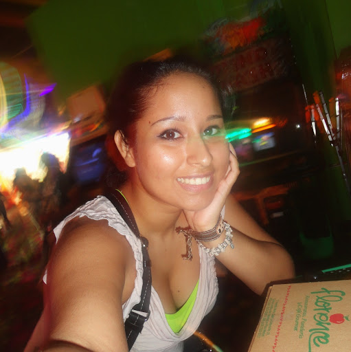 Ruth Garcia Photo 38