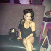 April Hutchinson Photo 43