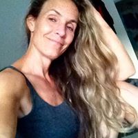 Sara Gould Photo 27