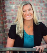 Kellie Moore Photo 9