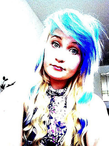 Shannon Williamson Photo 13
