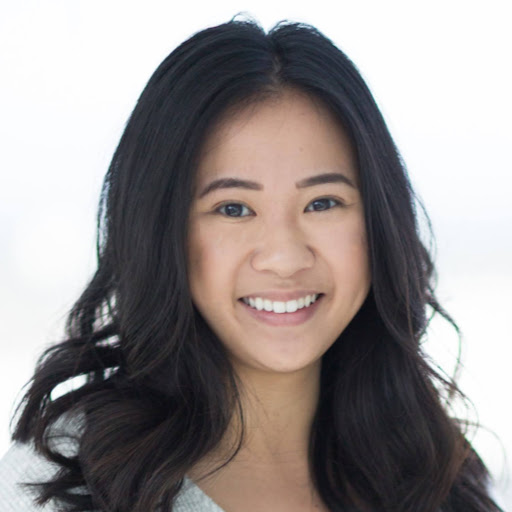 Stephanie Hoang Photo 5