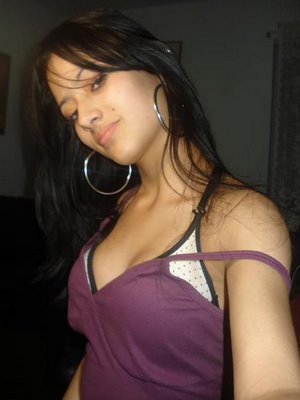 Angela Valdes Photo 22
