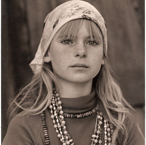 Jennifer Young Photo 27