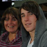 Julie Hillis Photo 8