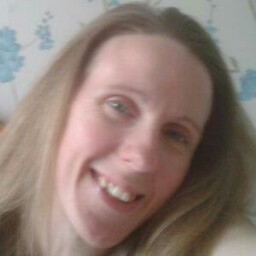 Vicky Holmes Photo 5