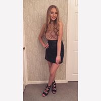 Hannah Phillips Photo 26