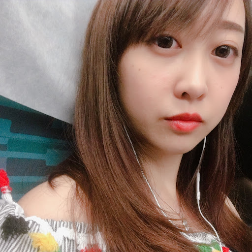 Erica Lin Photo 17