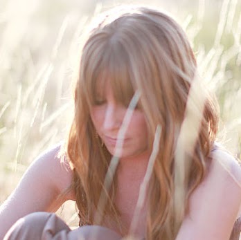 Elizabeth Hunt Photo 40